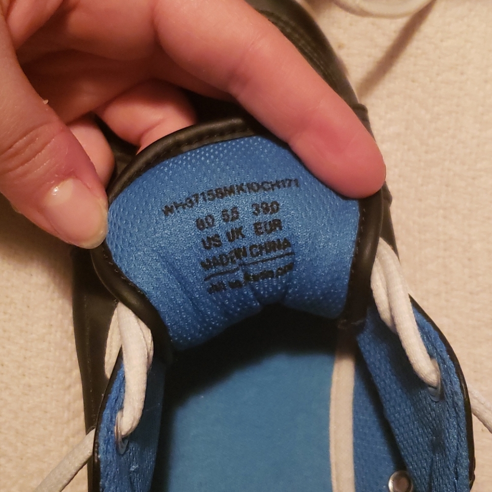 Shoes - Picture 3 of 5
